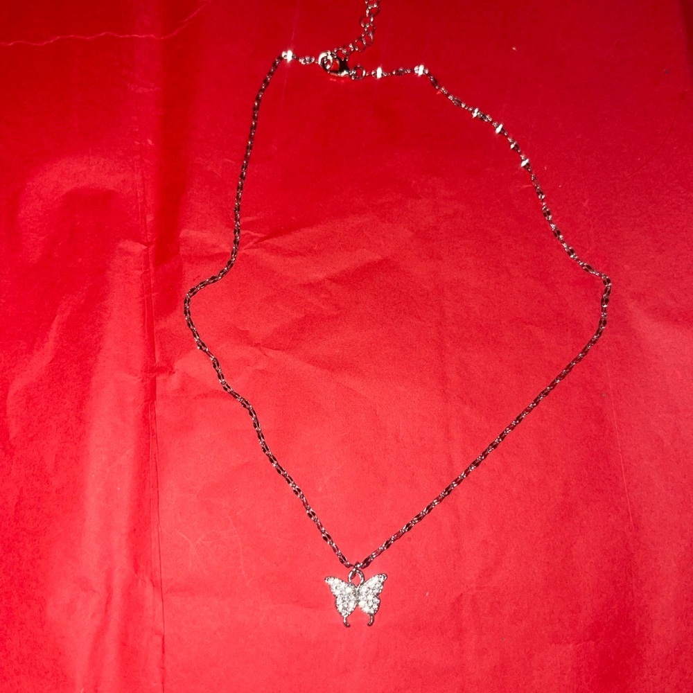 Elegant Silver Necklace Set with Butterfly and Star Charms - Picture 4 of 5